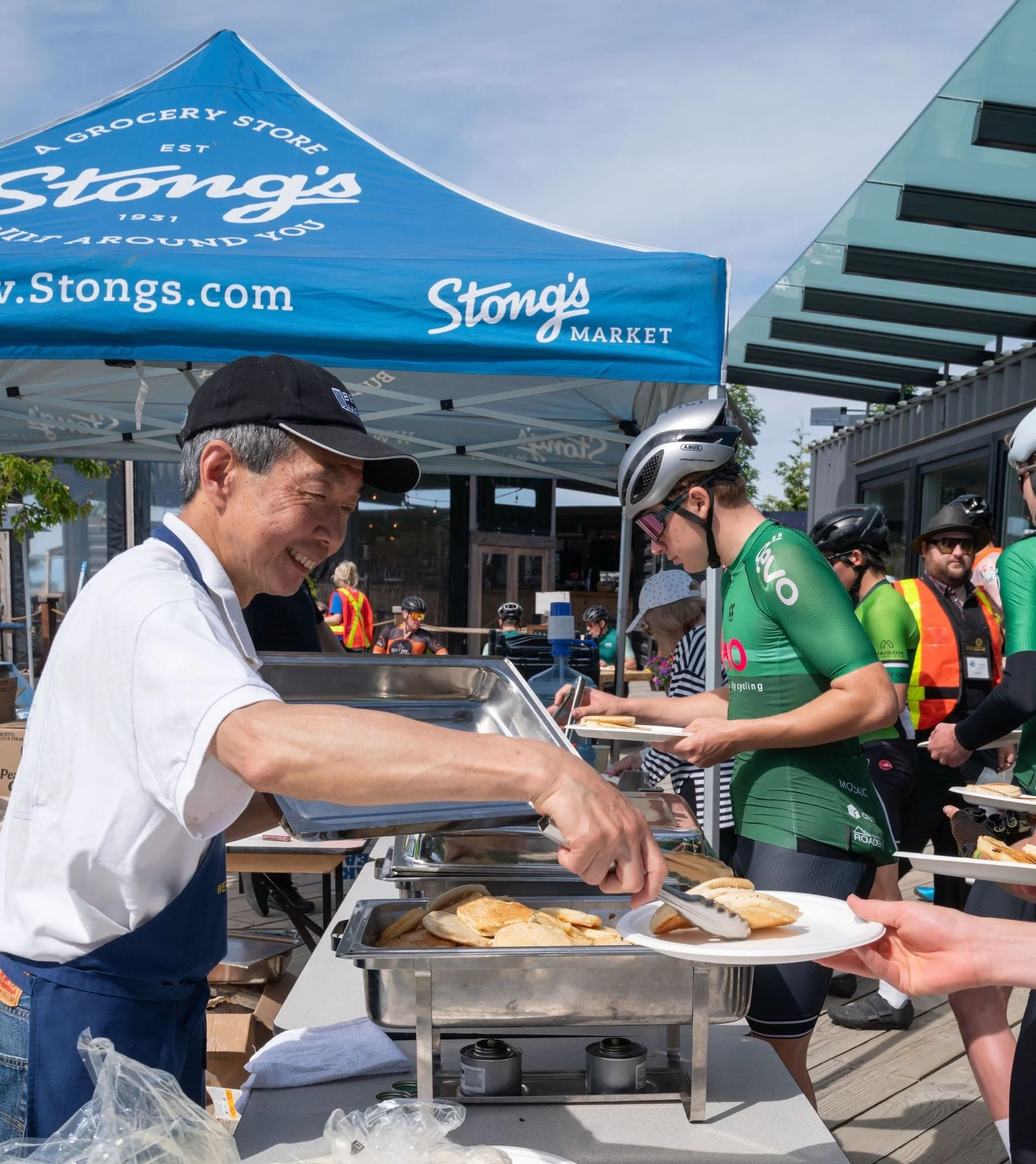 洋書 THE NEW STONG'S Stong's+Market+-+Join+Our+Team